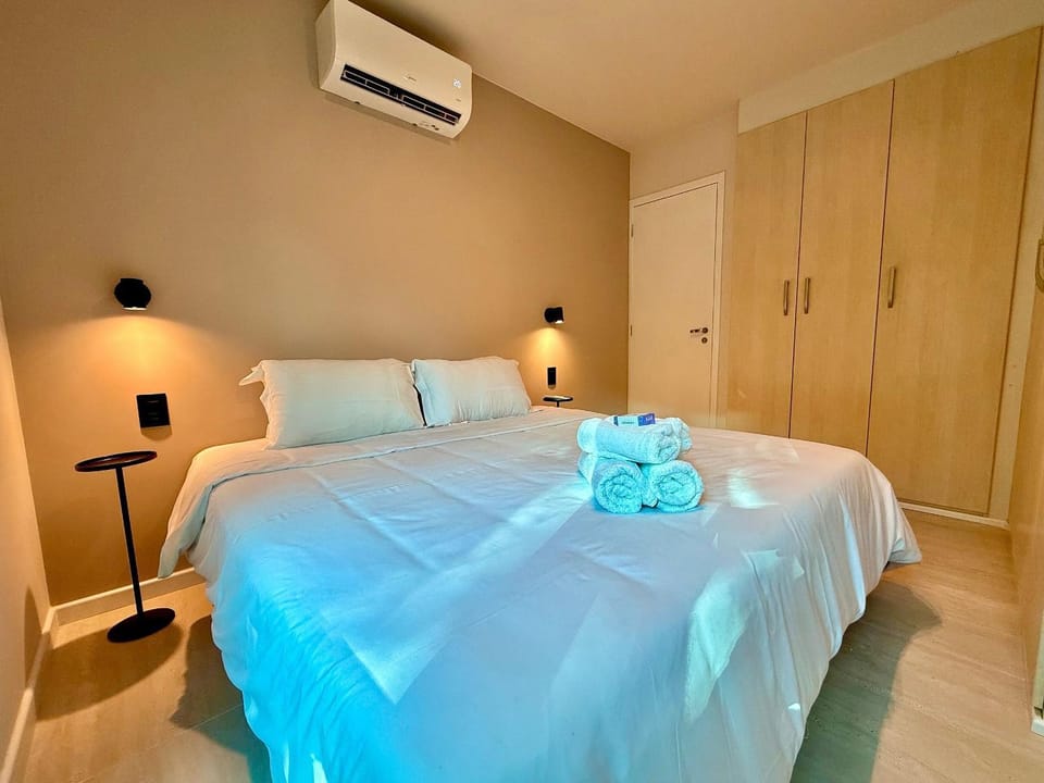 Wi-Fi rápido, recepção 24h e garagem - Leblon Apartment in Rio de Janeiro