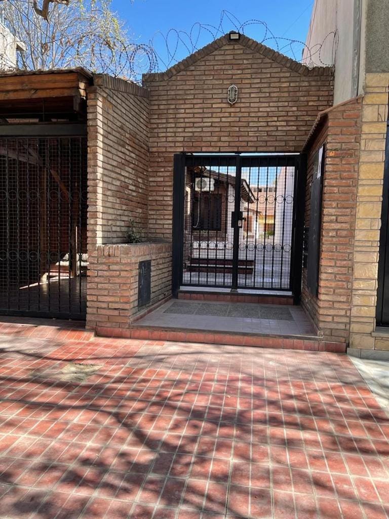 House within complex, ideal for 4p Apartment in Mendoza