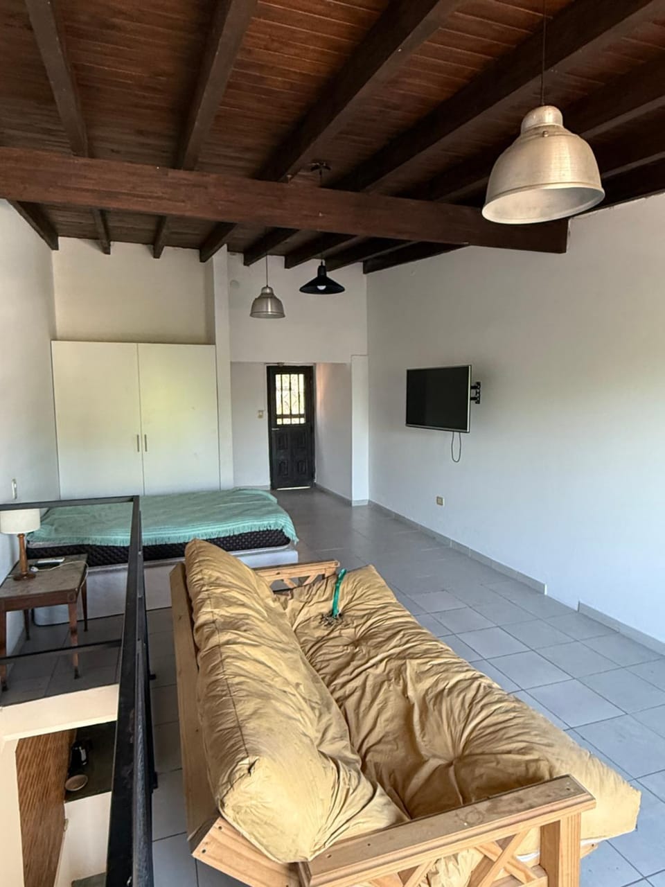 TV and multimedia, Living room, Seating area, Evening entertainment