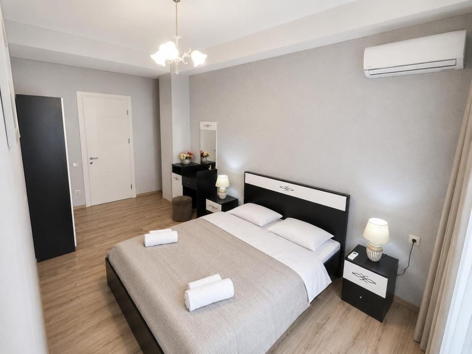 Bed, Photo of the whole room, Bedroom, towels, wardrobe, air conditioner