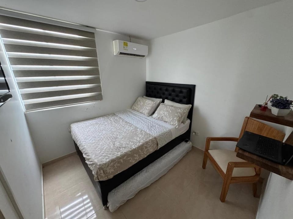 Bed, Photo of the whole room, Bedroom, air conditioner