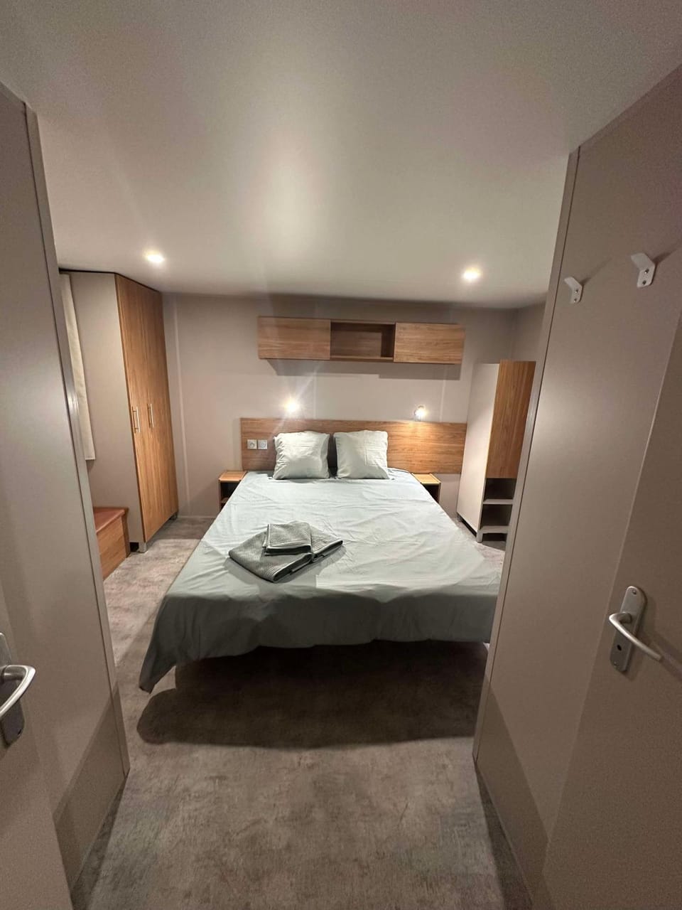 Bed, Photo of the whole room, Bedroom, towels, wardrobe