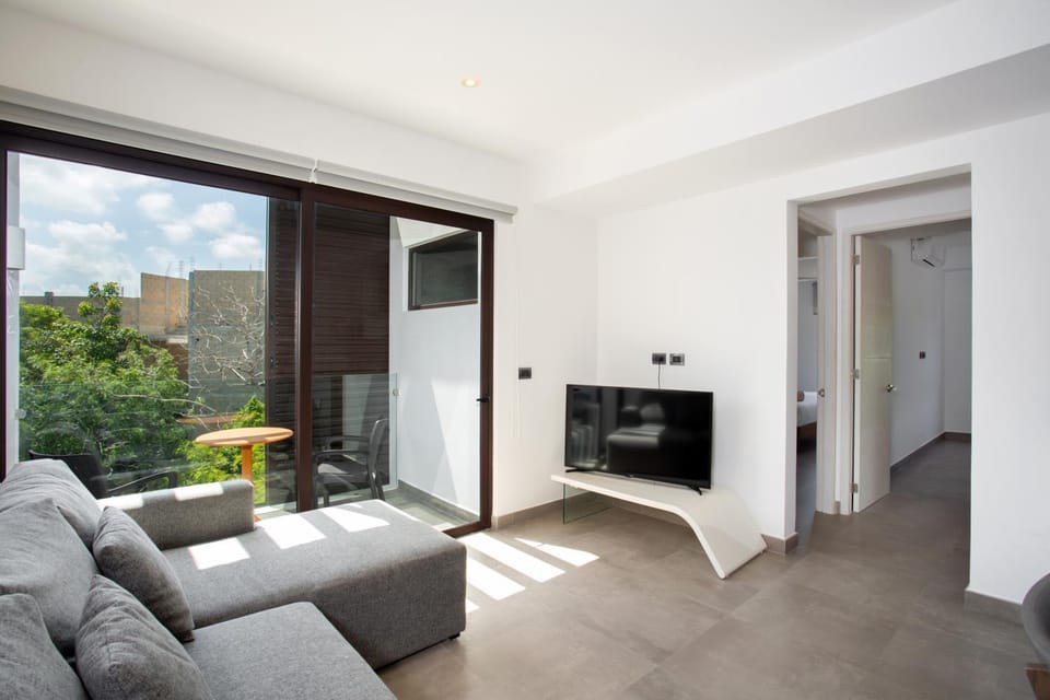 Balcony/Terrace, Living room