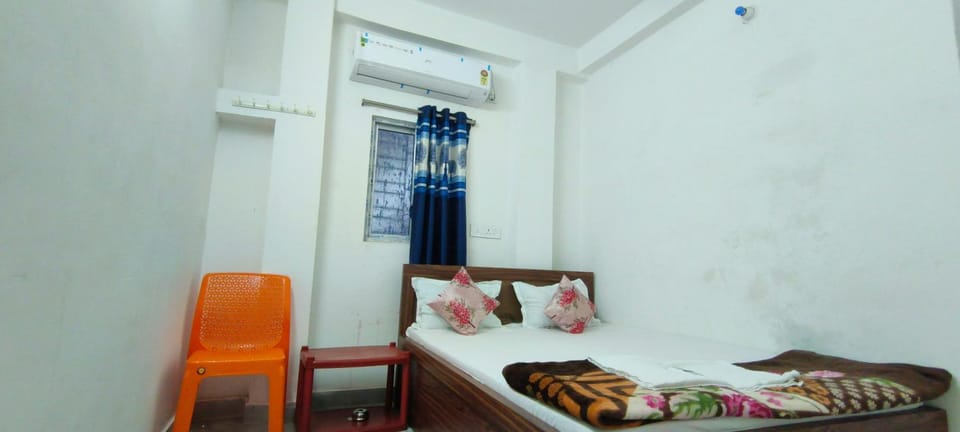 BYAPARI PALACE GUEST HOUSe Bed and Breakfast in Kolkata