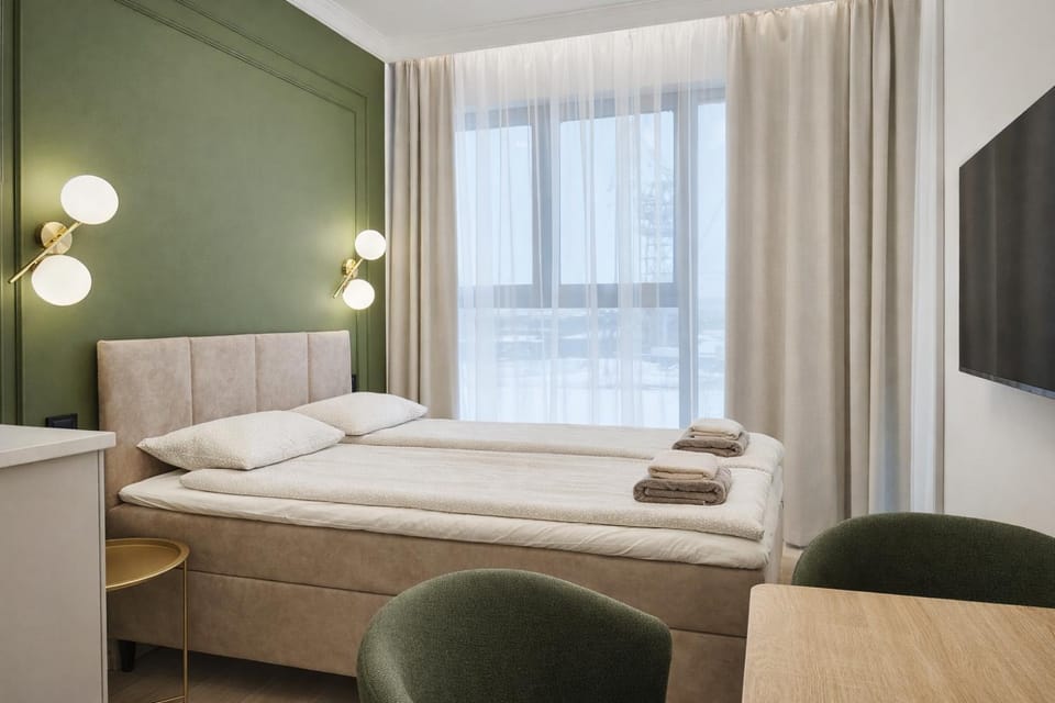 Bed, TV and multimedia, Photo of the whole room