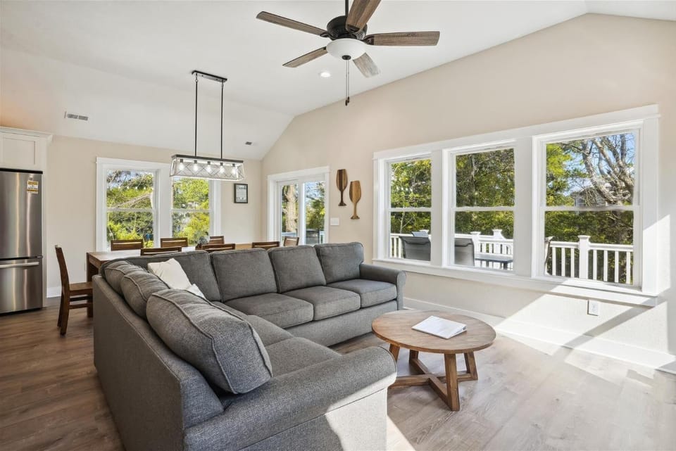 Dog Daze of Summer Pool and Dog Friendly Soundside House in Corolla