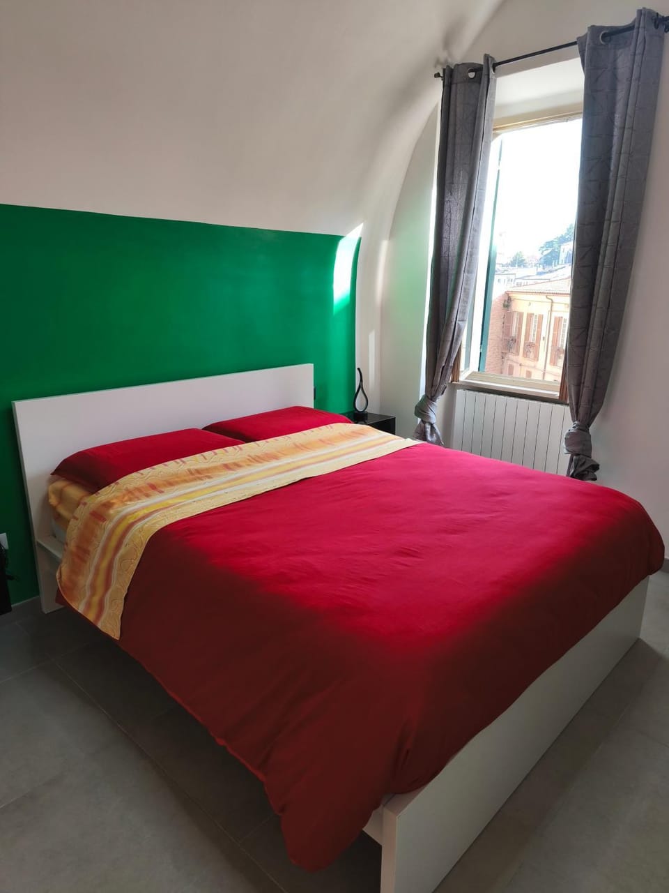 Bed, Photo of the whole room, Seating area, Bedroom, wardrobe