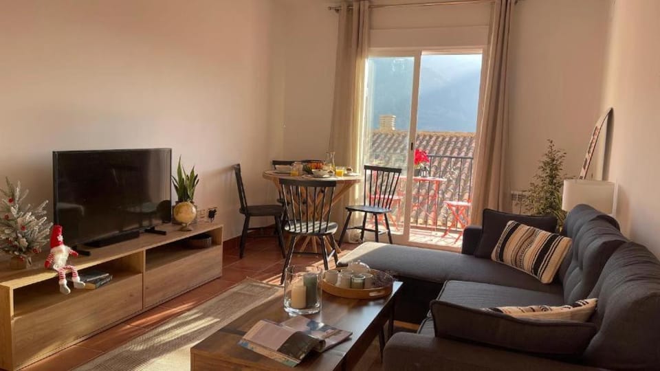 TV and multimedia, Living room, Seating area, Dining area, Evening entertainment