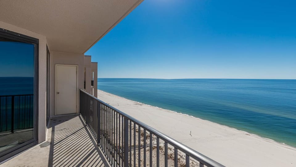 Phoenix X 1503 Apartment in Ono Island