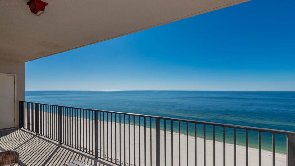 Phoenix X 1503 Apartment in Ono Island