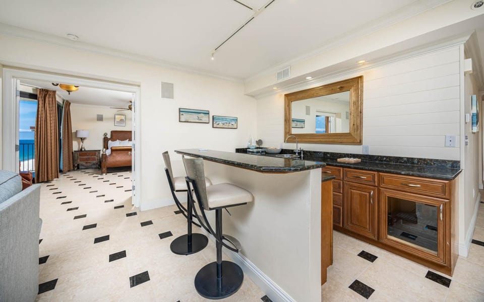 Phoenix X 1509 Apartment in Ono Island