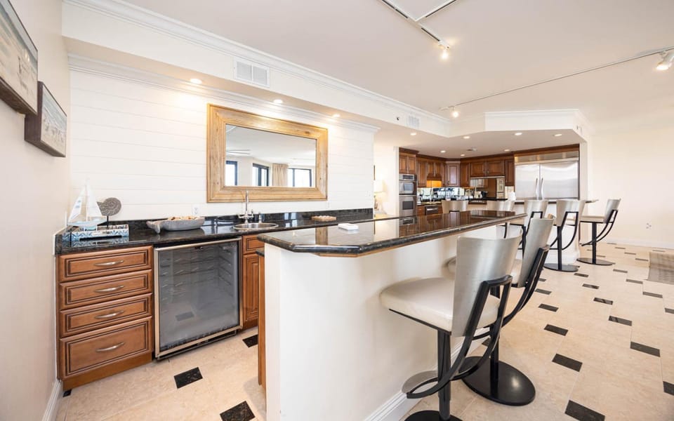 Phoenix X 1509 Apartment in Ono Island