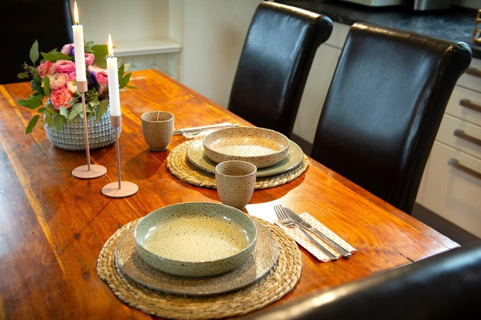 Dining area, Food