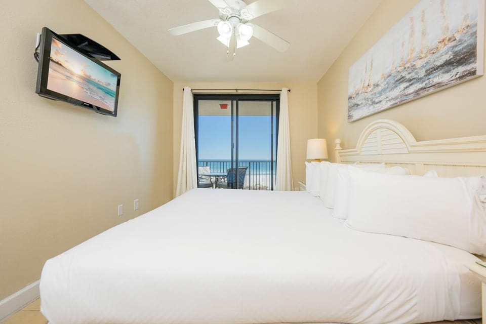 Phoenix X 312 Apartment in Ono Island