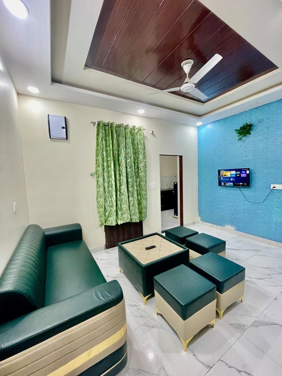 ZenRoofs - 3 BHK Cozy Flat Apartment in Jaipur