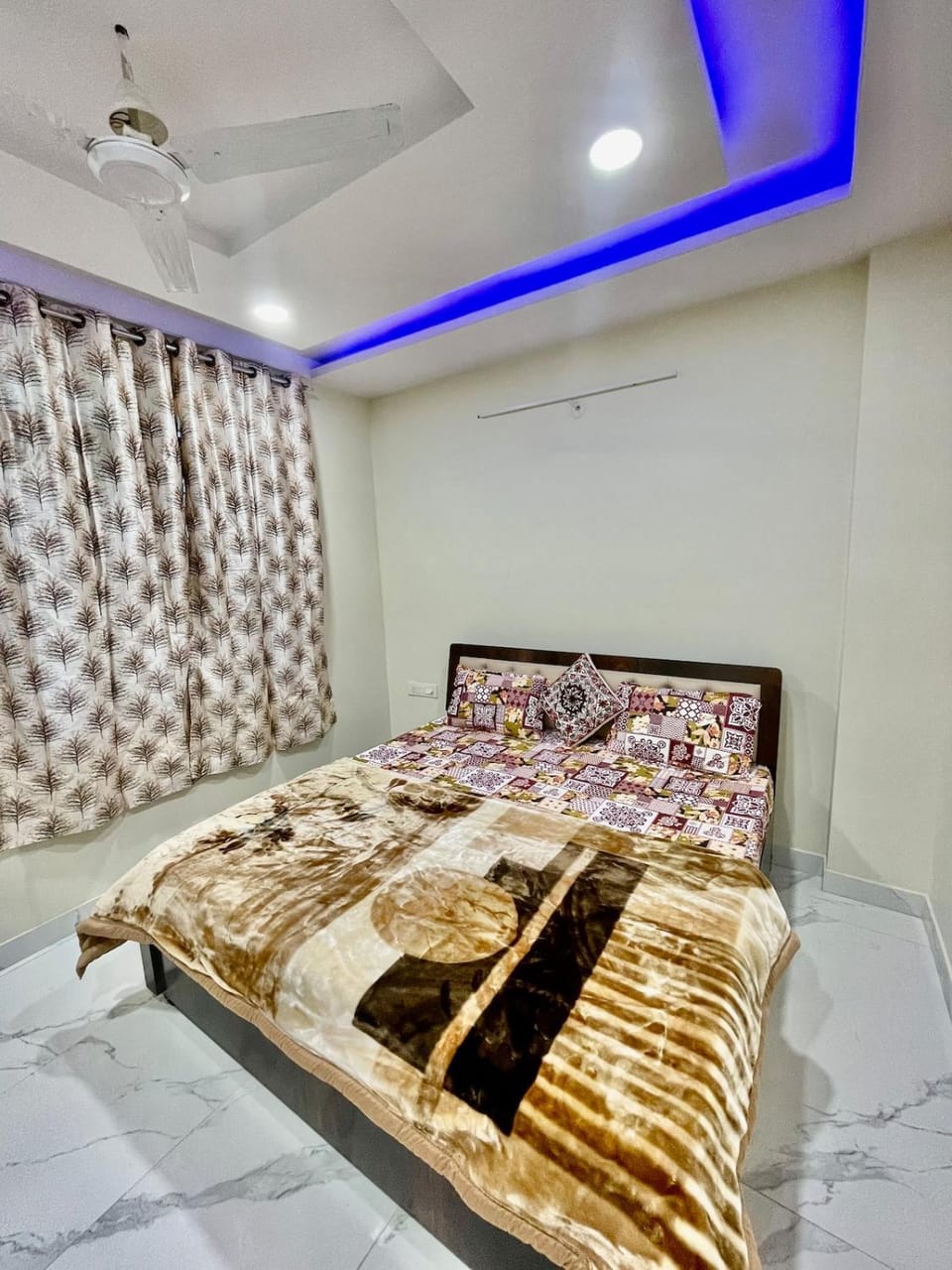 ZenRoofs - 3 BHK Cozy Flat Apartment in Jaipur