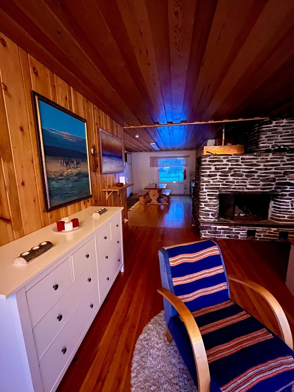 Communal lounge/ TV room, Living room, Seating area, Evening entertainment