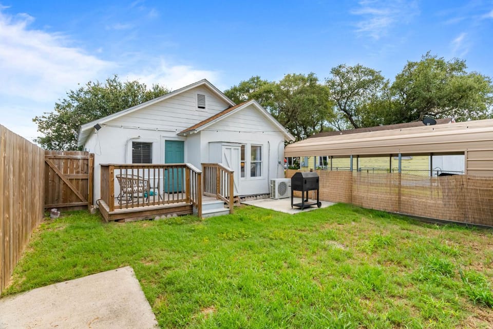 Patio, BBQ facilities, Pets, children, Family