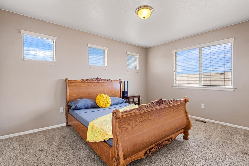 Bed, Photo of the whole room, Bedroom
