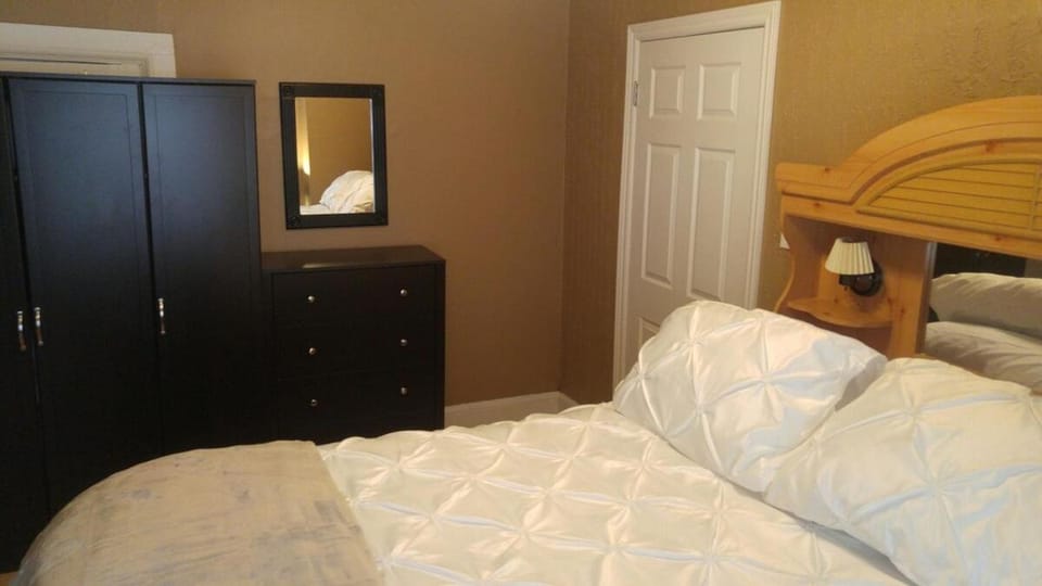 Bed, Bedroom, wardrobe