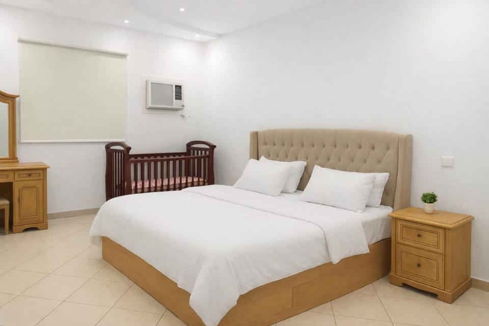 Bed, Photo of the whole room, Bedroom, air conditioner