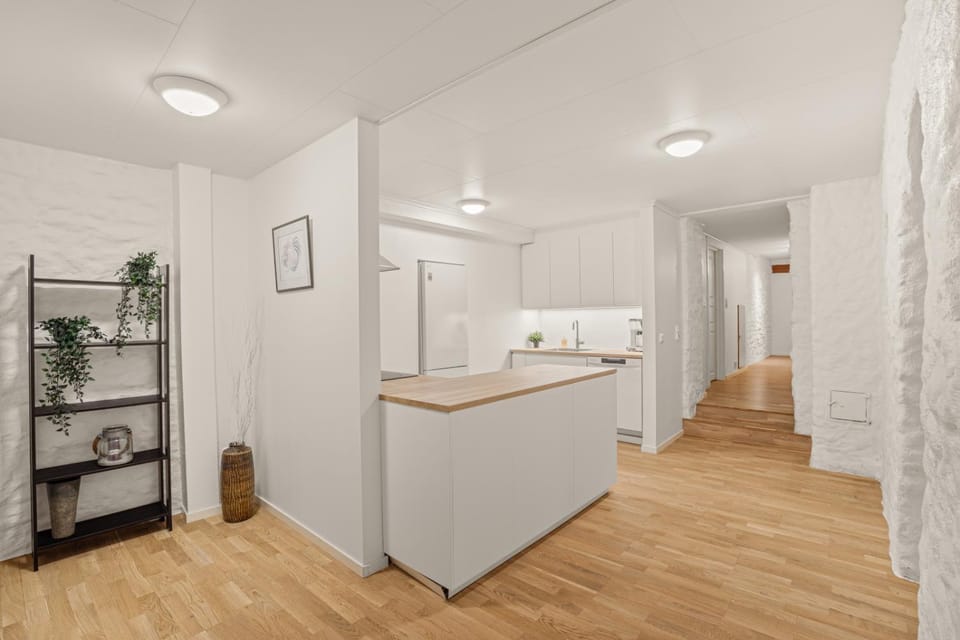 Coffee/tea facilities, dishwasher, kitchen
