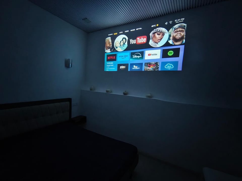 TV and multimedia, Bedroom, Entertainment