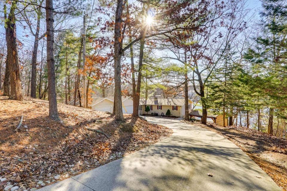 Family Home w/ Private Dock on Lake of the Ozarks! House in Lake of the Ozarks