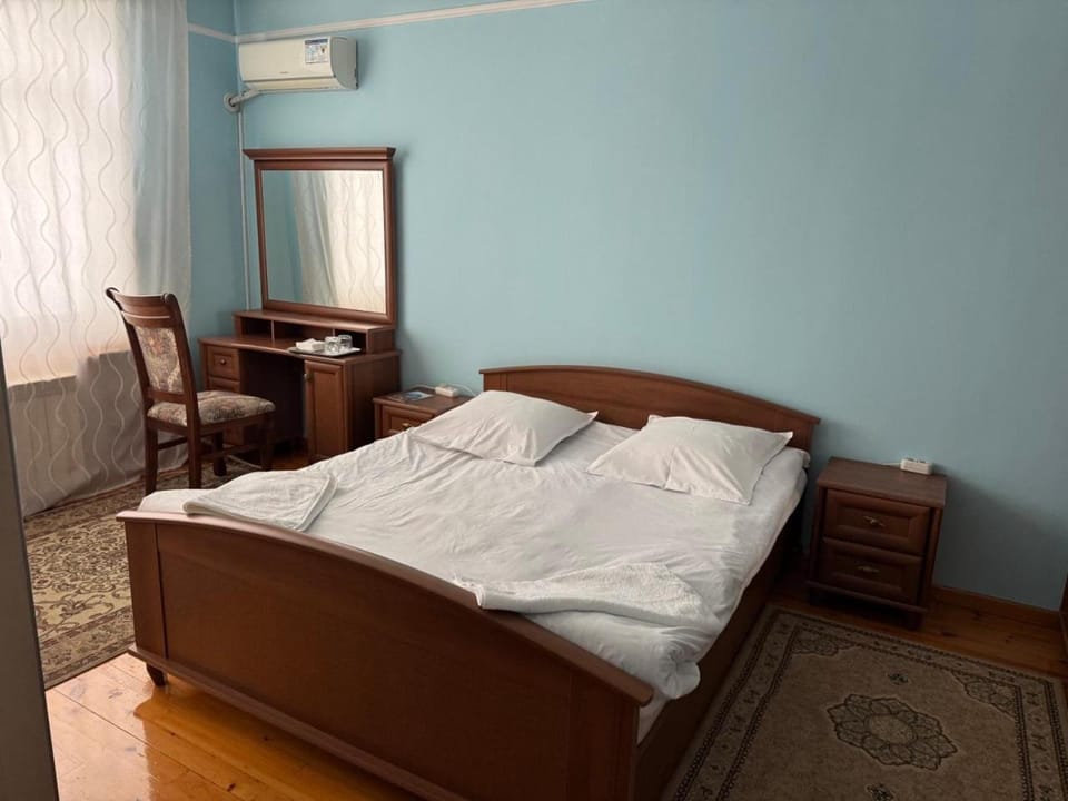 Bed, Photo of the whole room, Bedroom, air conditioner