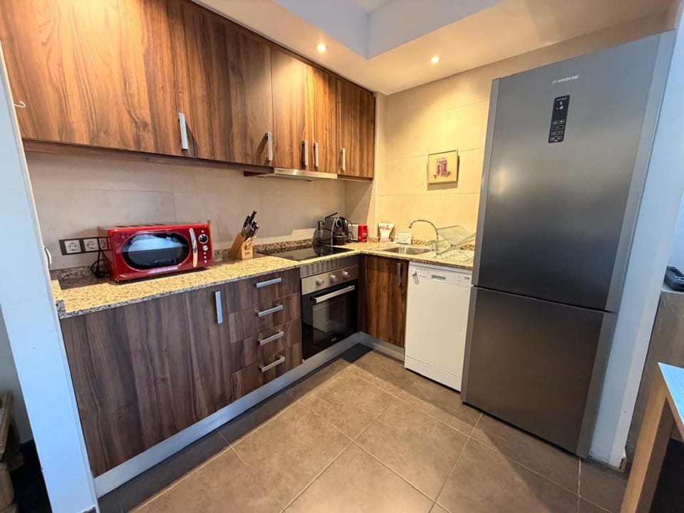 Coffee/tea facilities, Kitchen or kitchenette, dishwasher, microwave, oven, toaster