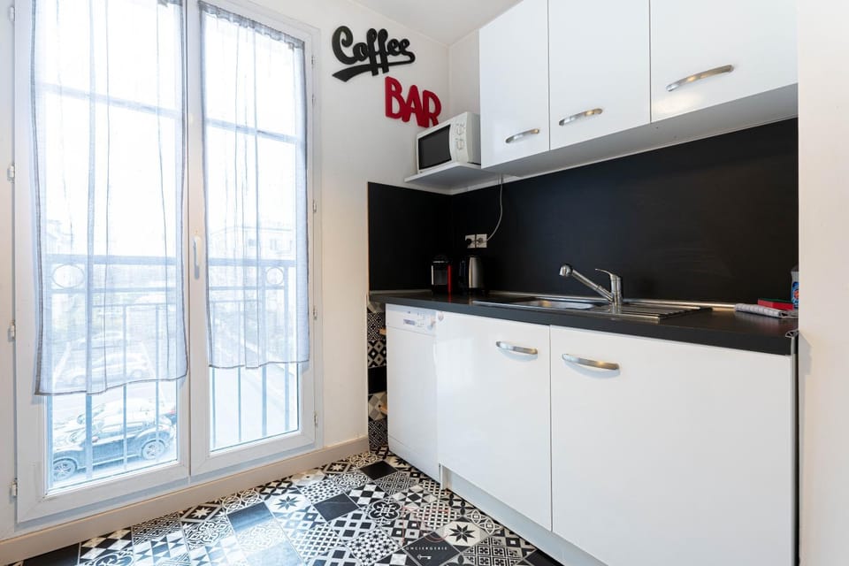 Kitchen or kitchenette
