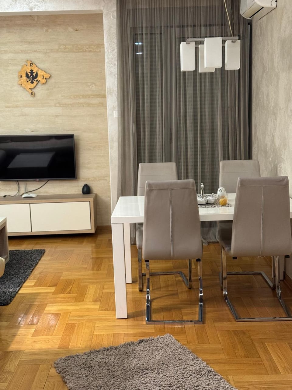Communal lounge/ TV room, TV and multimedia, Living room