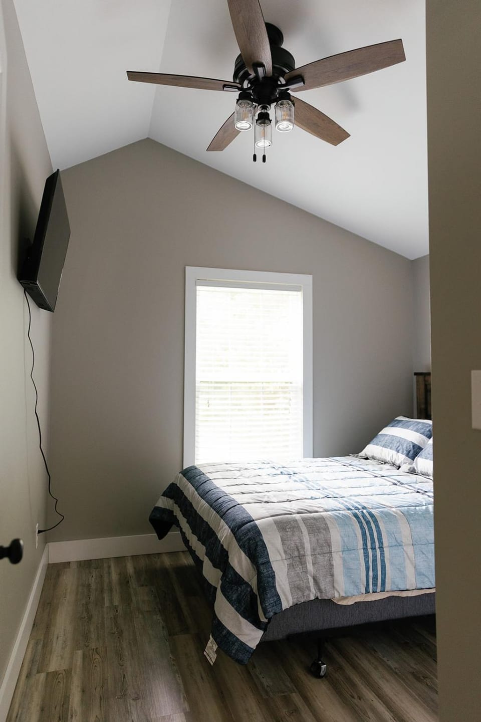 "Deer Creek Lodge" - Secluded Bourbon Trail Stay House in Lawrenceburg