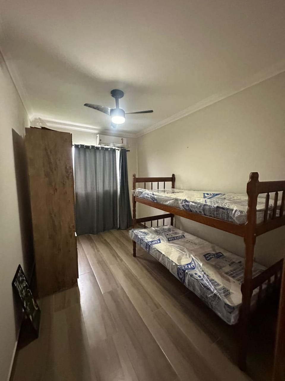 Bed, Photo of the whole room, Bedroom, bunk bed