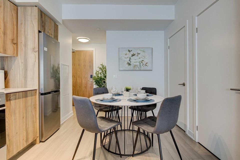 Modern High-Rise Condo w City Views & Balcony House in Waterloo