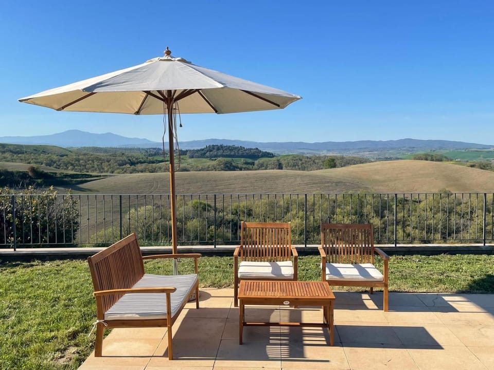 View (from property/room), Balcony/Terrace, Seating area
