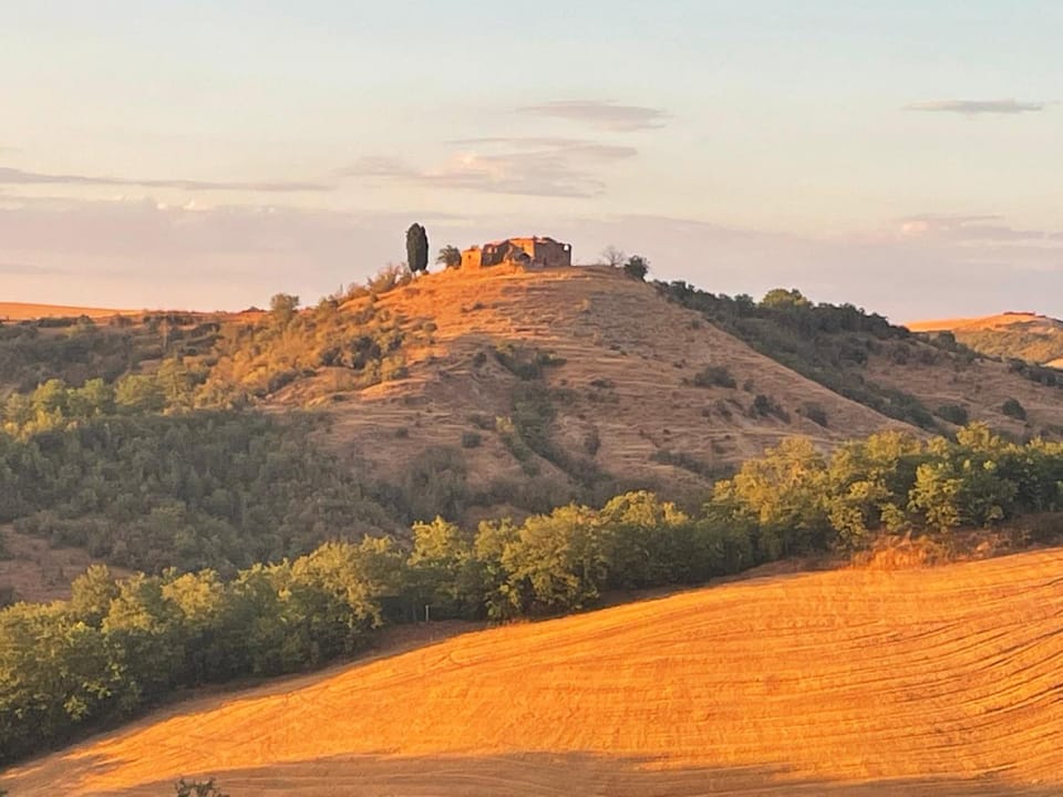 Nearby landmark, Day, Natural landscape