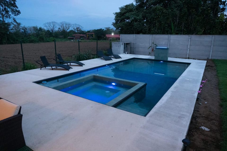 Villa Vet Stylish 3BR Home - New Build - Perfect for families House in La Fortuna