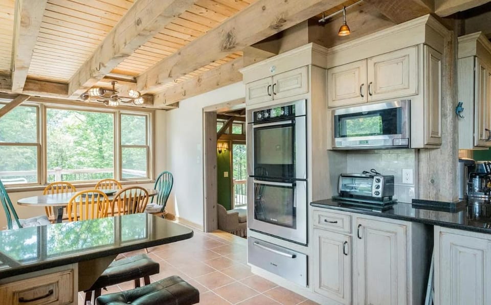 Moonrise Rest A Historic Mohawk Valley Retreat Villa in Saratoga