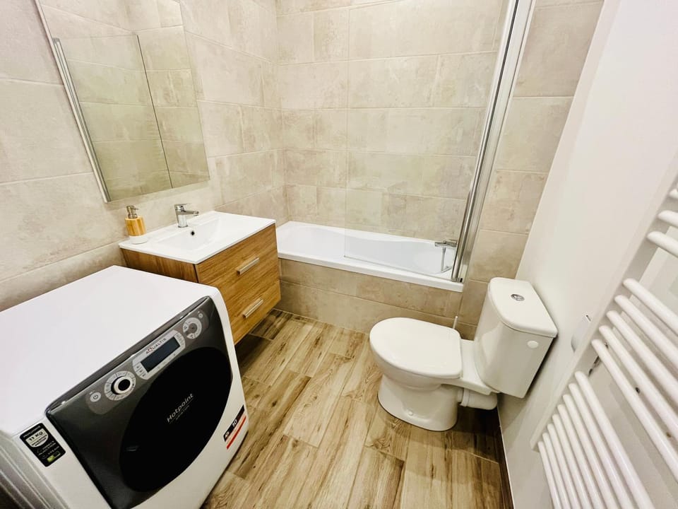 Toilet, Bathroom, Bath, washing machine