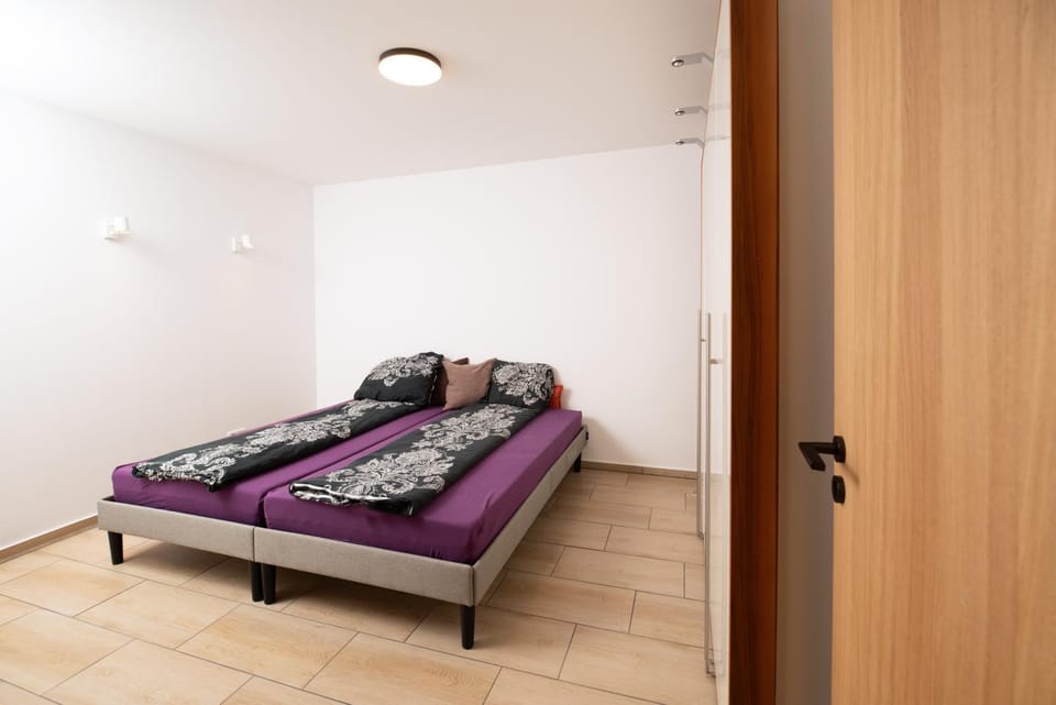 Bed, Bedroom, wardrobe