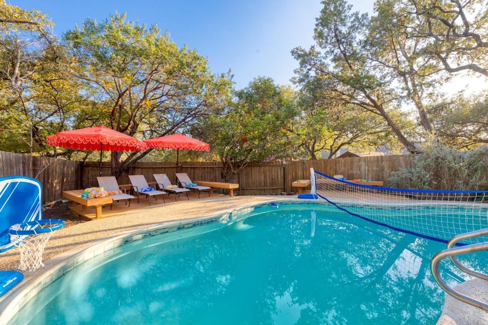 Sleeps 14 Backyard Games Movie Theater Spa House in Shavano Park