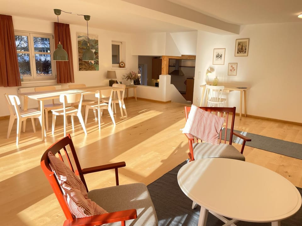 Living room, Seating area, Dining area