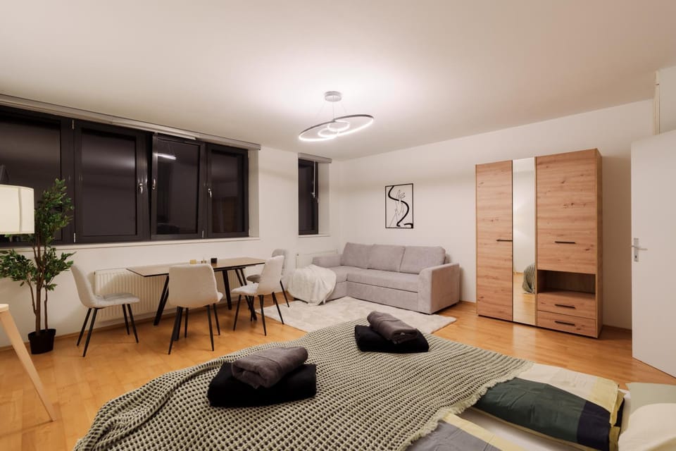 Bed, Photo of the whole room, Dining area, Bedroom, towels, wardrobe