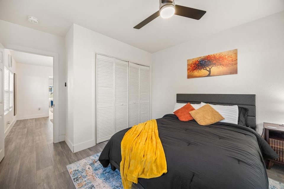 Charming Alameda Retreat Cozy 2BR with Private Yard House in Alameda