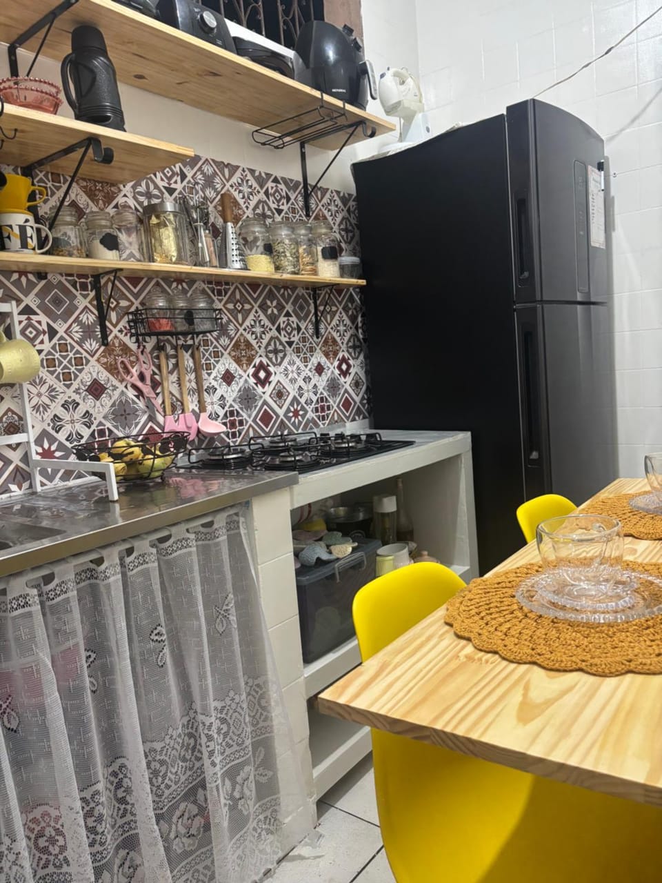 Kitchen or kitchenette, Dining area, oven