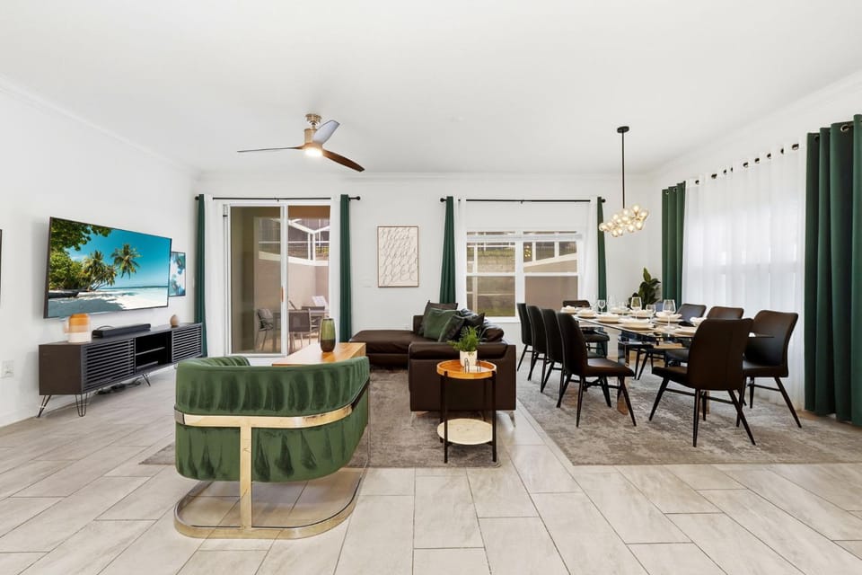Private Family Oasis in ChampionsGate House in Four Corners