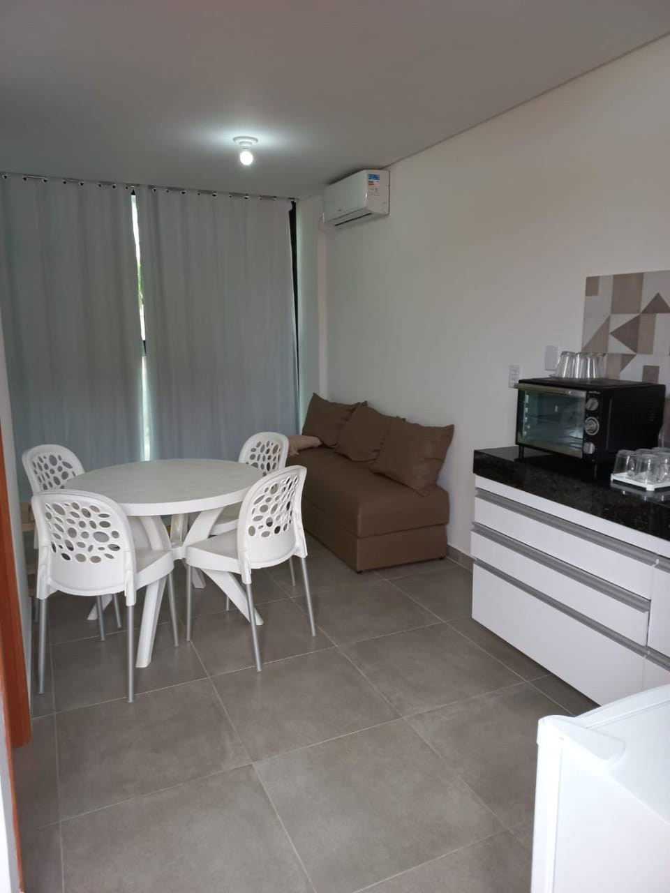 Kitchen or kitchenette, Seating area, Dining area, minibar