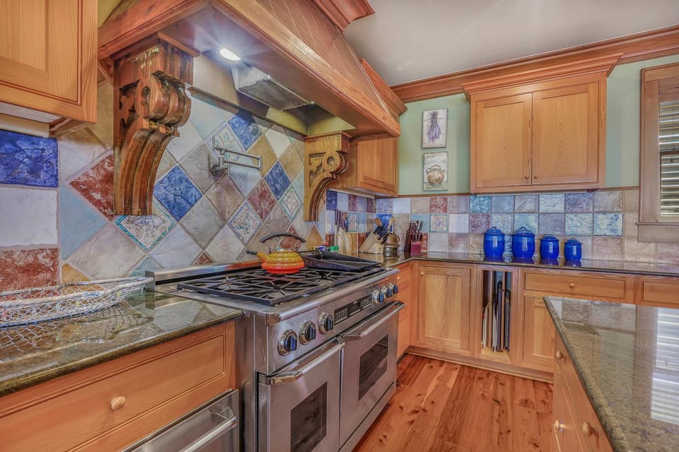 The Gayosa House 9BR Beachfront Oasis with Private Pool & Hot Tub House in Romar Beach