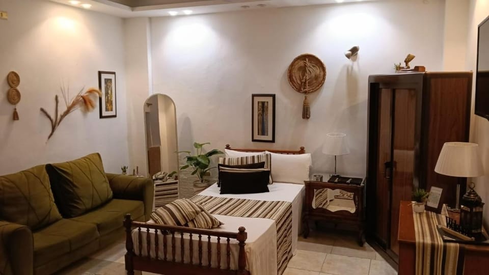 studio with priv bathroom Bed and Breakfast in Cairo Governorate